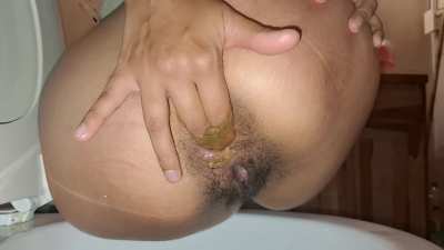 I love picking up shit with my fingers, now who's going to help me clean these dirty fingers?