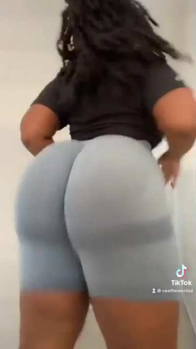 Fatbootybaee (@thi<wbr>ckbad<wbr>dieee<wbr>1)