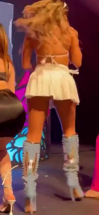 Poppin ass
