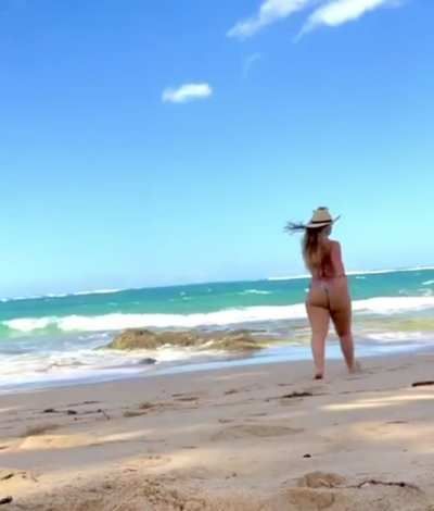 More beach cheeks