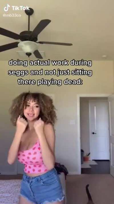 ￼