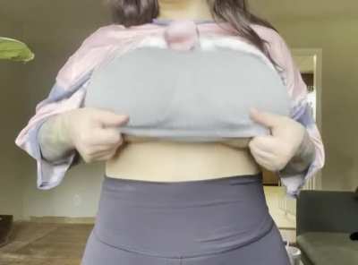 36H titty drop