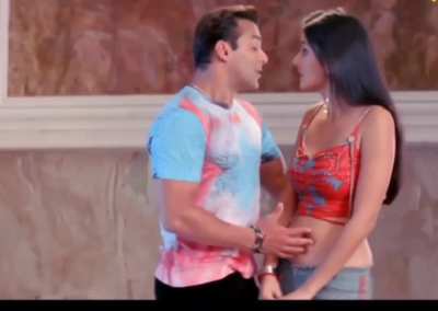 Even Salman couldn't control fingering Katrina Kaifs navel!