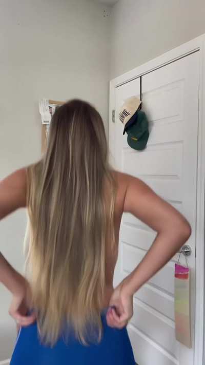 Madeline Hope's big sidewinders