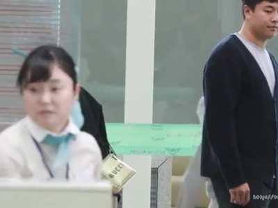 Irene assaults unsuspecting Seulgi