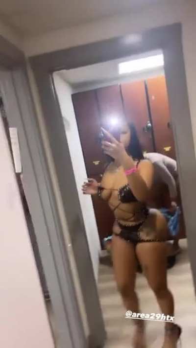 🖤🍑🤳🏽