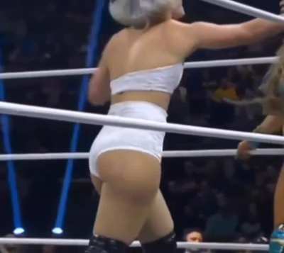 Toni Storm 
