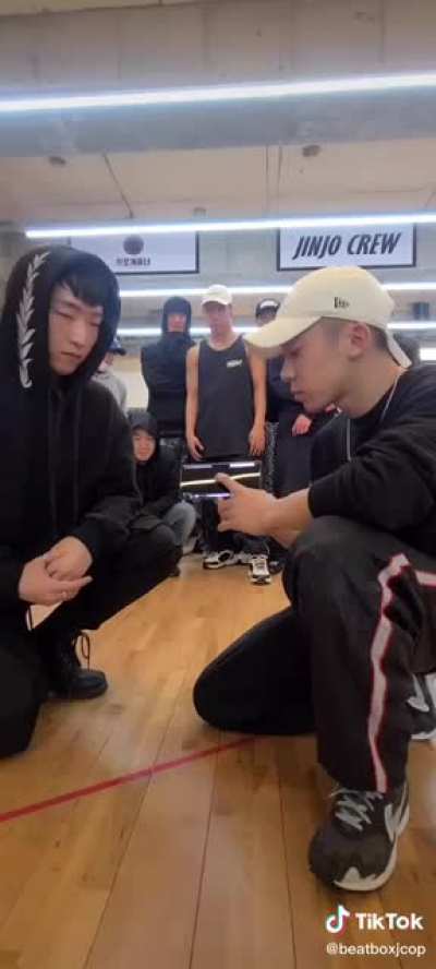 So much going on but sick beatboxing tho