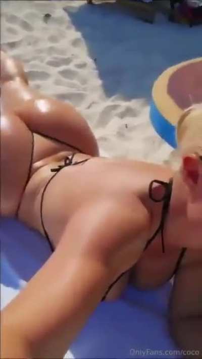 Coco Austin jiggle