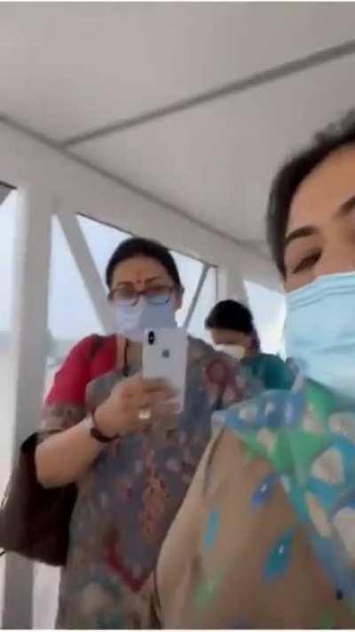 Smriti Irani is confronted over rising LPG and fuel prices