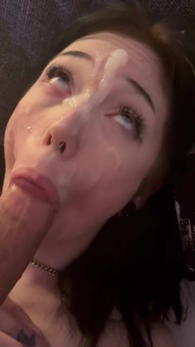 würdest du eine 19 jährige so volls<wbr>pritz<wbr>en?💦