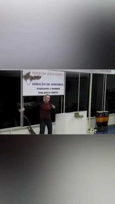 Uma igreja evangélica que a Andressa Urach não seria aceita