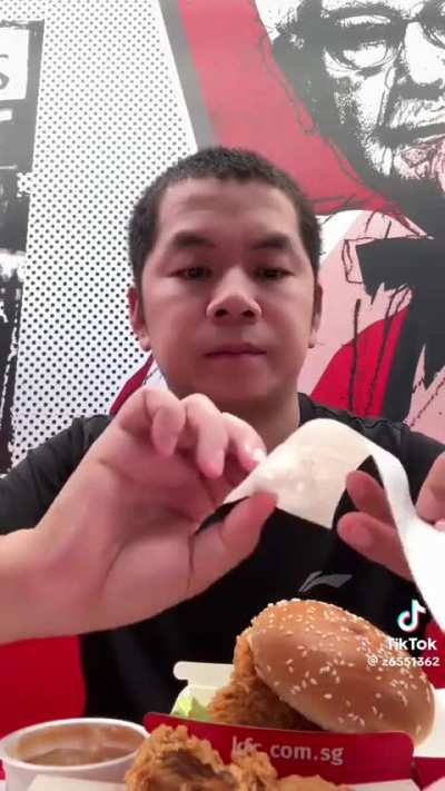 Mainlander complaining about having to breath 京民怨南海福佬島物價之高