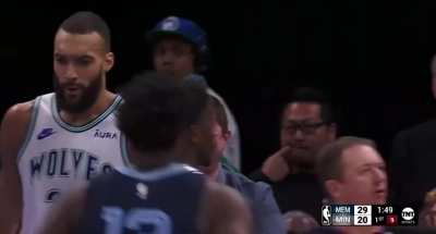 [Highlight] Rudy had a little something to say to Aldama after swatting him. Aldama didn't like it.