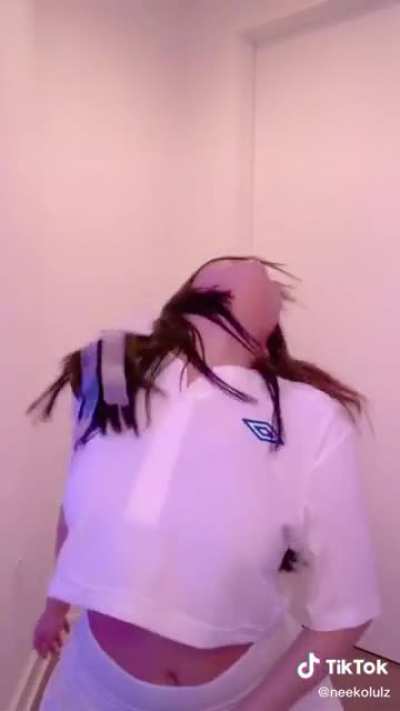 Neeko new TikTok honestly it not good but at least she having fun with it 😂😂😂