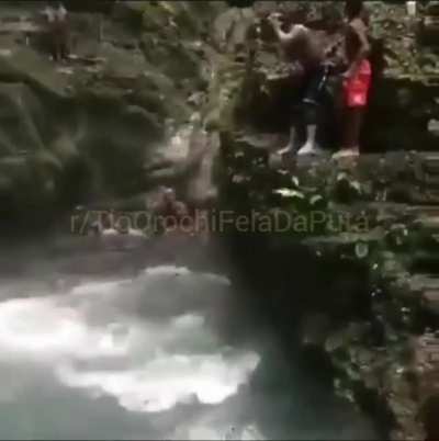OLHA A PEDRA KKKK