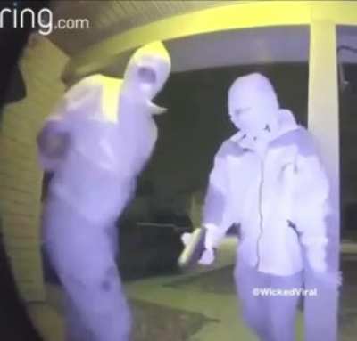 They're not very good at this B&E business