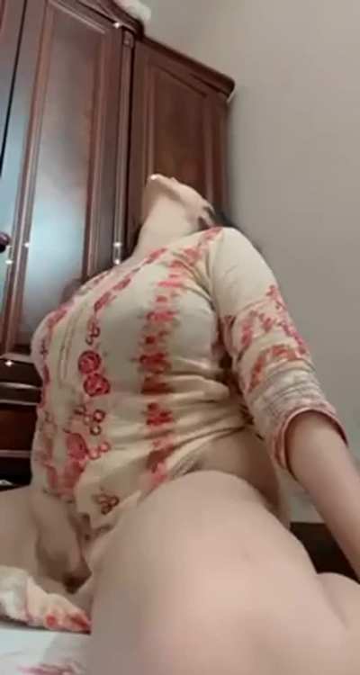 [only<wbr>fans]<wbr>[shay<wbr>mi] Do you like busty indian girls?
