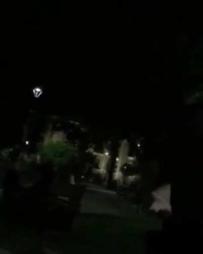 Policajac objašnjava zašto se dešavaju nasumična prebijanja na protestima.