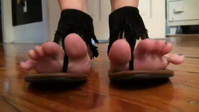 Quick toe wiggling