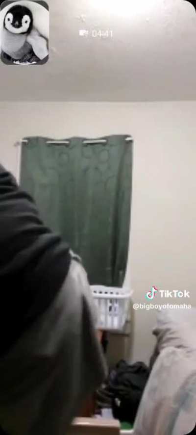 Johnny shows off his torquing skills to the laddies 