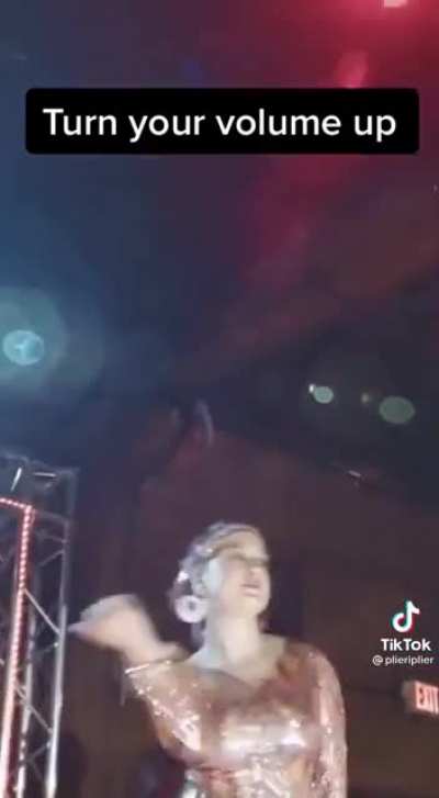 The dance moves doe.
