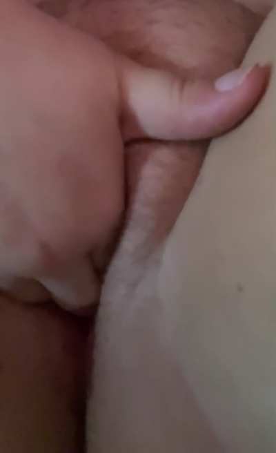 I’m so uncontrollably horny tonight 🥵