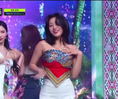 Jihyo - white pants, blue & red top, alcohol free, 210610, mpd