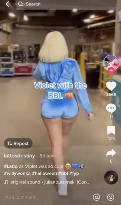 Hip hop star Latto dressed up as Violet. This definitely isn’t the skinny girl Violet from the 2005 movie. She’s already has a huge butt
