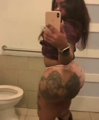 The things I would do to that ass
