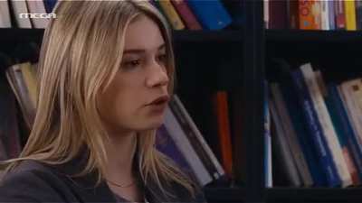 Alkimini(Aggeliki Kintoni)&Antonia(Naya Karakosta) Greek TV lesbian kiss-Gi tis Elias(Olive tree Land)S2E81