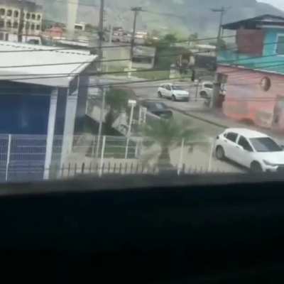 Rio War: Narco-guerrilla flees at sight of Brazilian Military Police armored vehicle