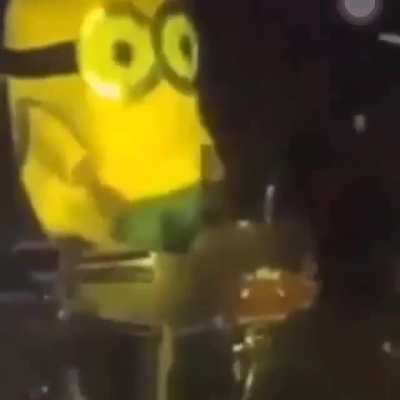 Minion 😳