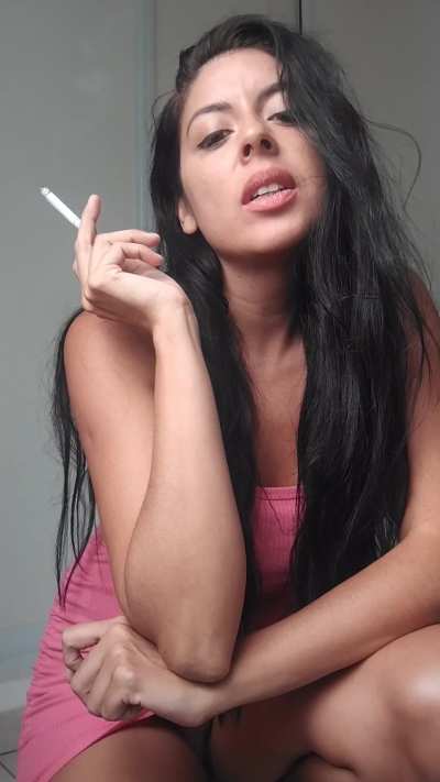 These lips love to exhale smoke