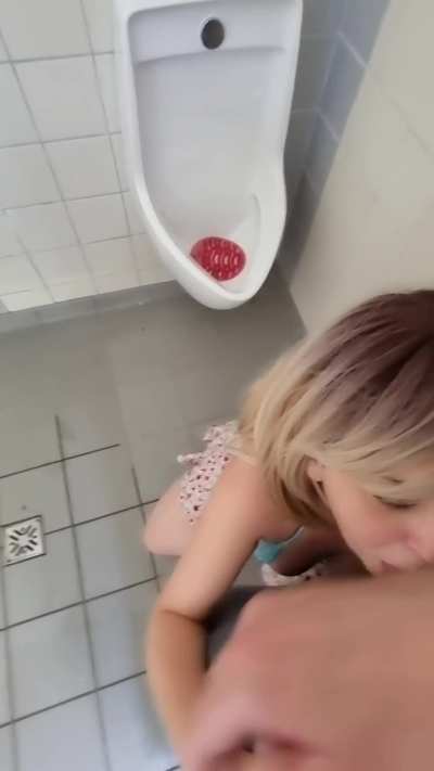 Hubby likes exhibitionst sex in public places