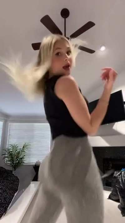Yum 🤤 🍑 @jordynjones