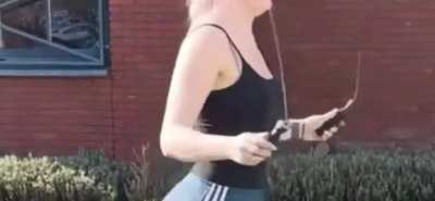 🤤