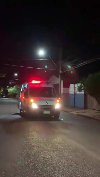 Olha o carro da vacina, aproveite essa oportunidade. Olha o carro da vacina!!!