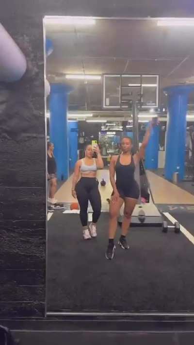 Kayla Nicole & Joie Chavis (@iam<wbr>kayla<wbr>nicol<wbr>e) (@joiechavis)
