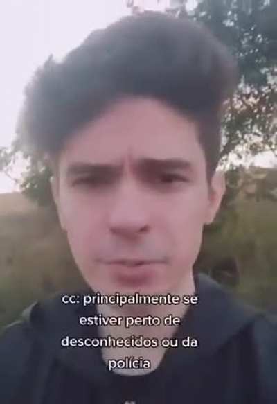 Jamais façam esse sinal