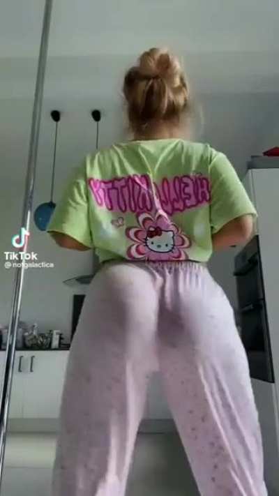 🤫🎂