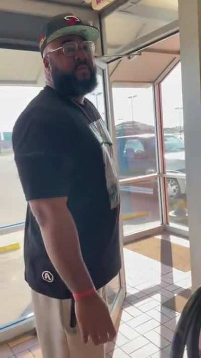 Just another normal day at waffle house