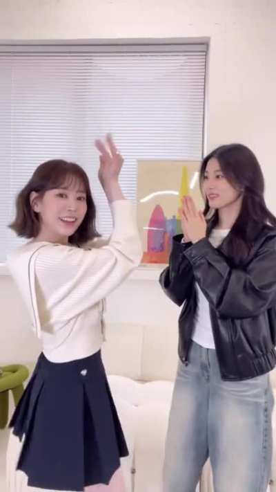 [230320] Bora & Hyewon TikTok update: P.O.W Game!🐰💖 #POW_challenge