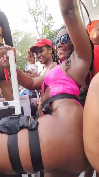 Legendary Trinidad views 🔥🇹🇹 (@melaxgodess)
