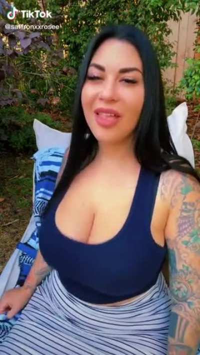 @saffronxxrosee