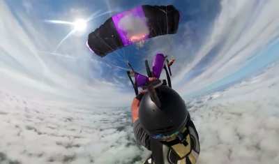 Shooting parachute with a flare gun