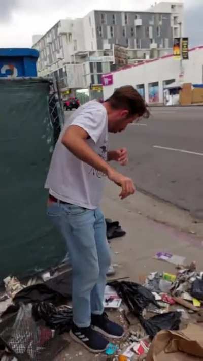Lets see how many poos can we find in LA?