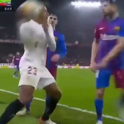 i hope Barcelona include this in Kounde's presentation video