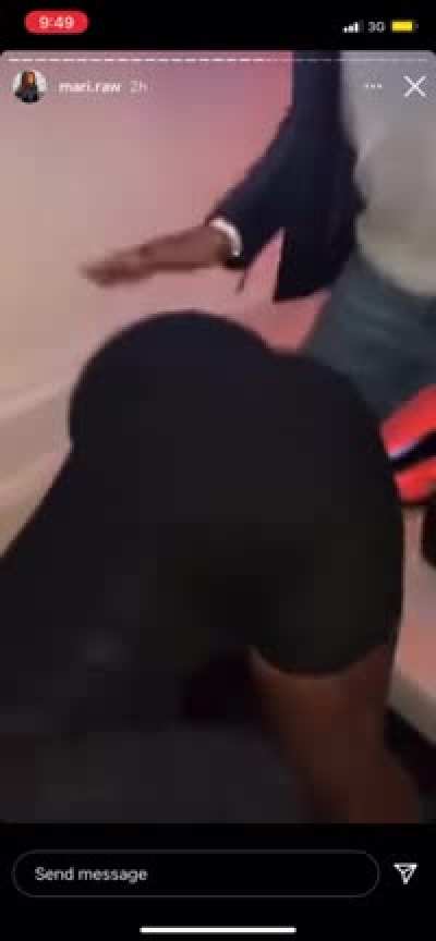 😋