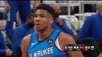 [Highlight] Fans count to 10 as Giannis misses them both